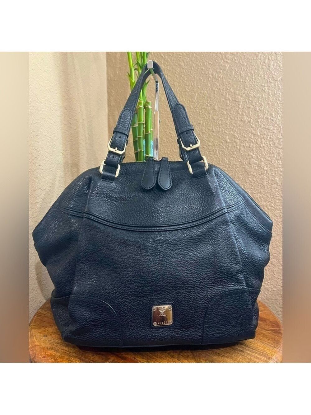 MCM BLACK PEBBLED LEATHER HANDBAG